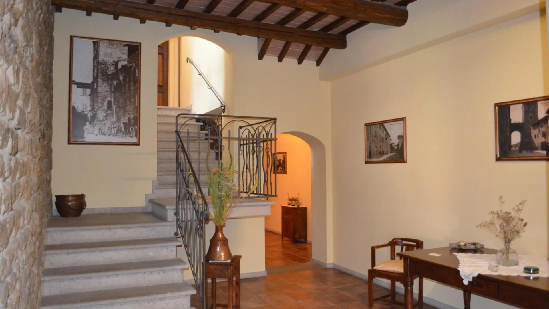 Palazzo Alle Mura Appartamenti Per Vacanze Staggia Senese Italy